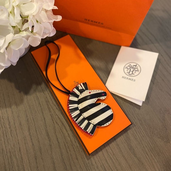 Hermes Charm - Picture 10 of 10